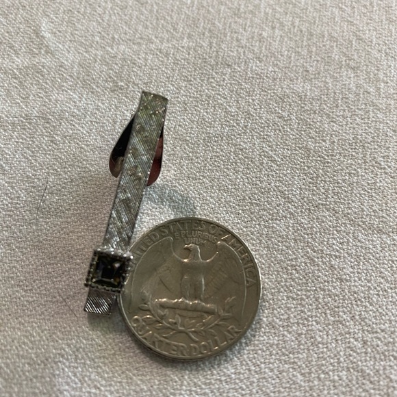 Vintage rhinestone accent silver tone tie bar - Picture 3 of 3